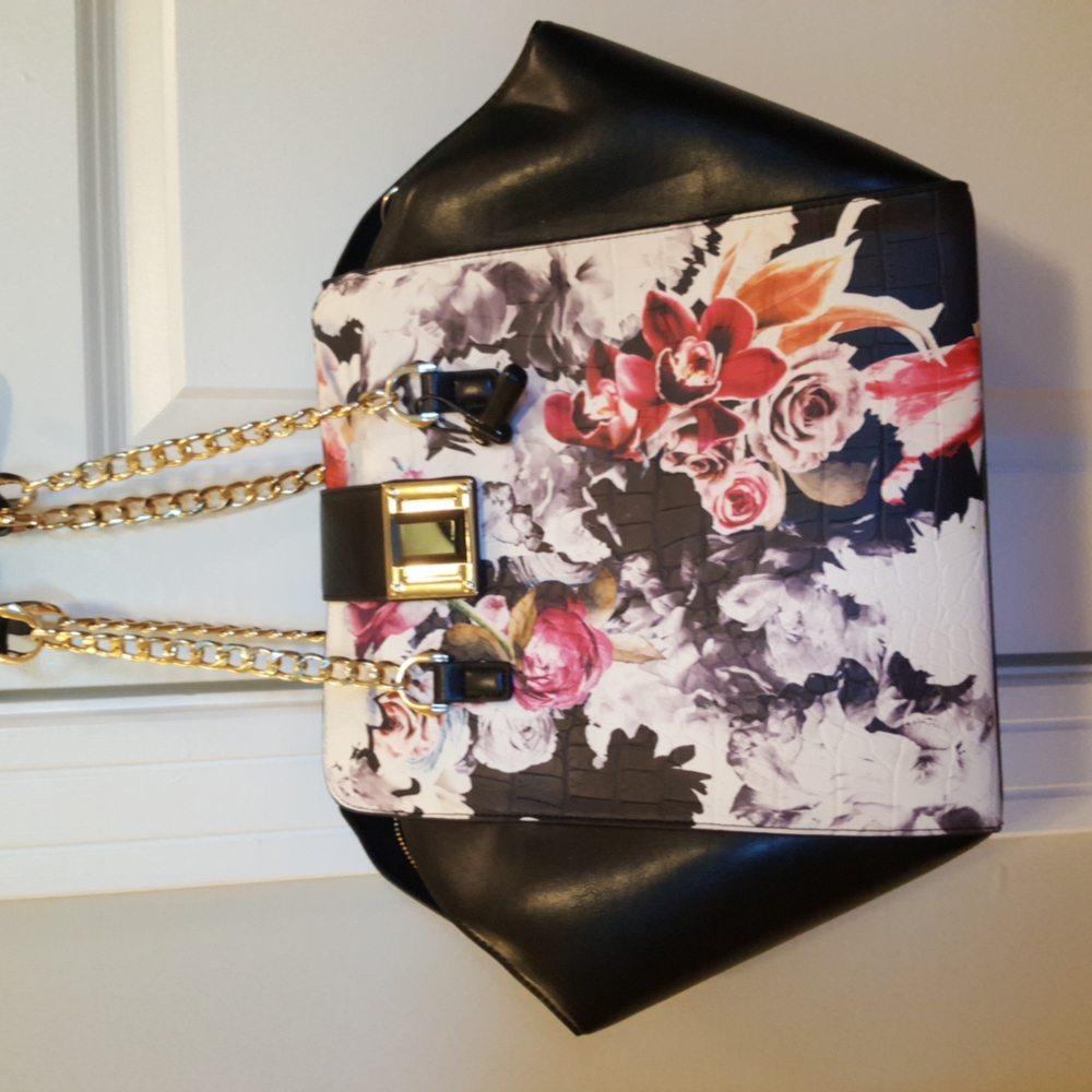 NWOT Handbag .. Feel free to make offer